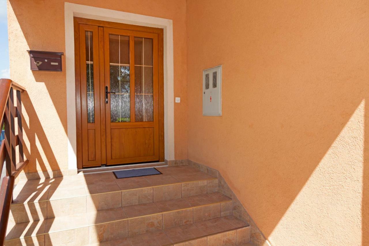 Apartment Majetic Gornji Vaganac エクステリア 写真