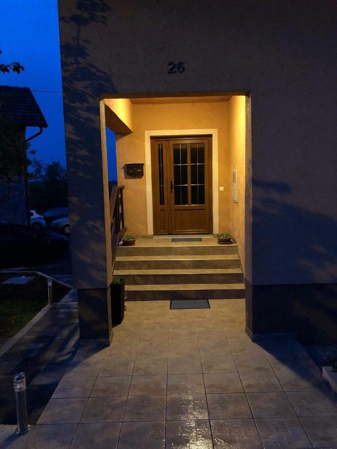 Apartment Majetic Gornji Vaganac エクステリア 写真